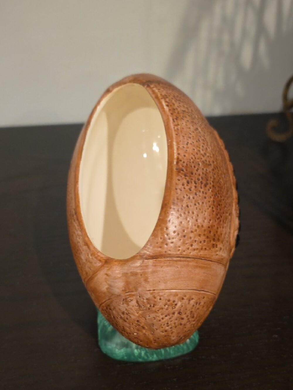Vintage ceramic football planter - Picture 4 of 11